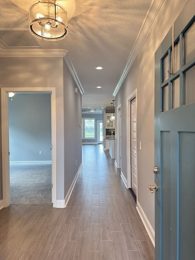 142 Ryan Nicholas Drive — Photo 2