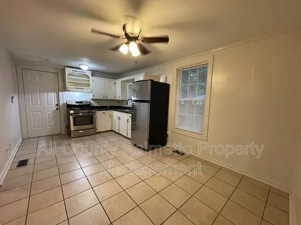 223 S Lucas St, Walterboro, SC 29488