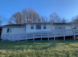 457 Wayah St, Franklin, NC 28734