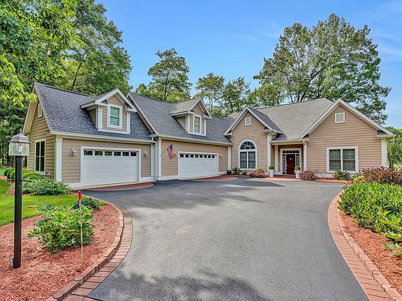 2nd image of 20 Galley Dr
