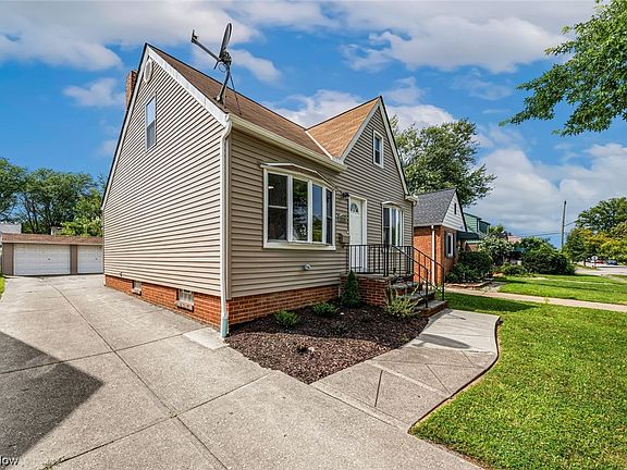 4th image of 3238 W 139th St