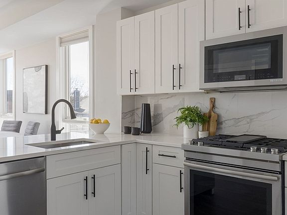 3rd image of 17 Chestnut Ave #3