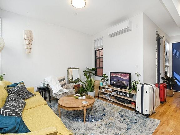 3rd image of 787 Franklin Ave #3E