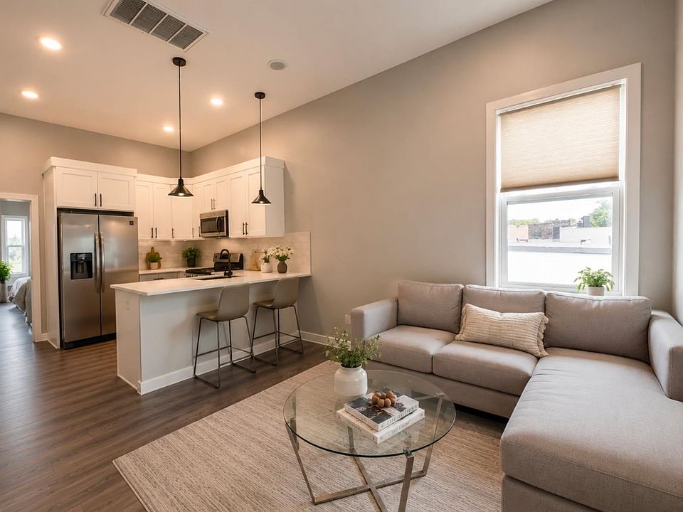 1st image of 93 Roosevelt Ave #3L