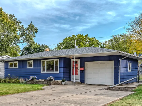 1627 Oak St, St Charles, IL 60174