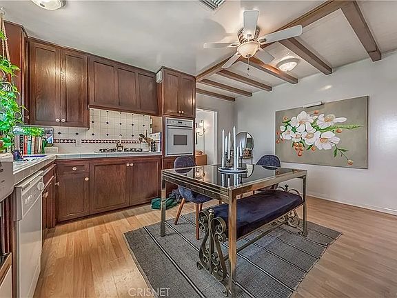 5th image of 4224 Gentry Ave #1