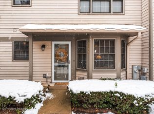 3298 Carriage Way Dr, Arlington Heights, IL 60004
