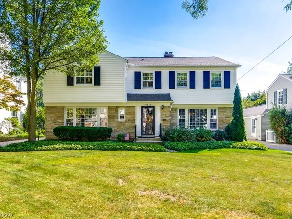 22212 Byron Rd, Shaker Heights, OH 44122