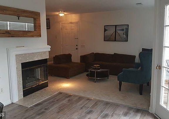 5th image of 8236 Catbird Cir Unit 301