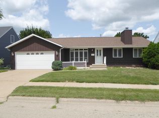 3537 Keystone Dr, Dubuque, IA 52002