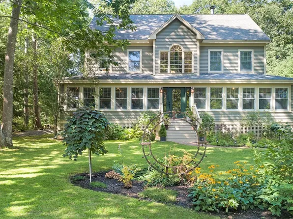 23 BOBAN Street, York, ME 03909-1440