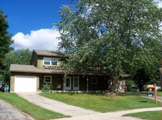 12 Westbrook Cir, Madison, WI 53711