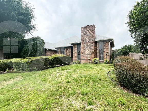 3rd image of 4211 Spurwood Dr