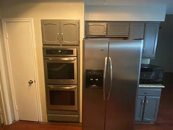3rd image of 11910 Kirknoll Dr