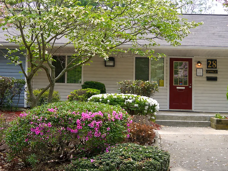 Ledgewood Village — Photo 4