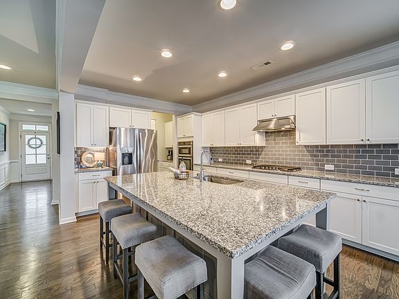 5th image of 181 Camdyn Cir