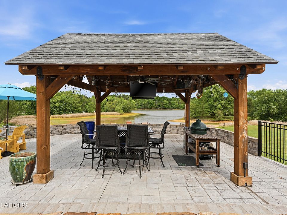 46th image of 401 Gholdston Dr