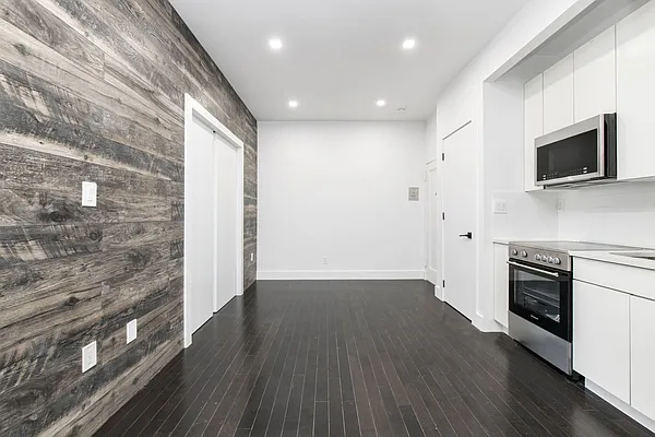 Rented by Compass | media 35