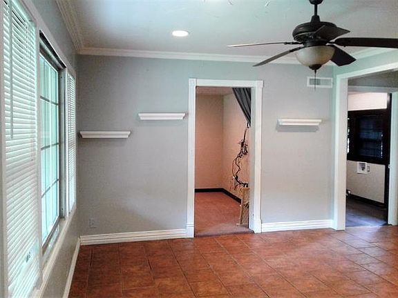 4th image of 1804 Brook Hollow Dr