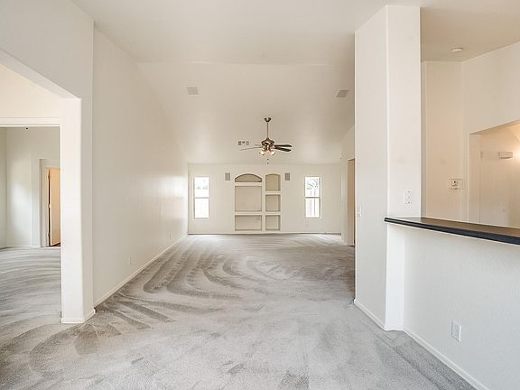 3rd image of 44974 W Alamendras St