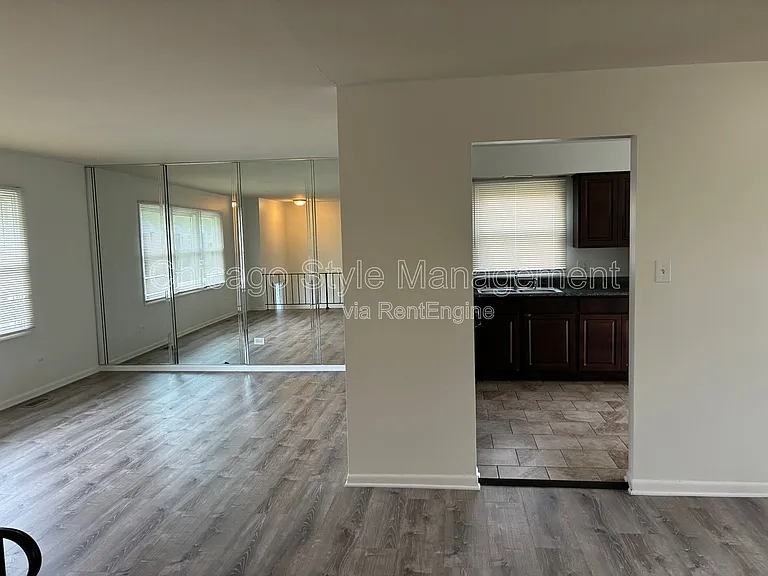 4341 189th St — Photo 2