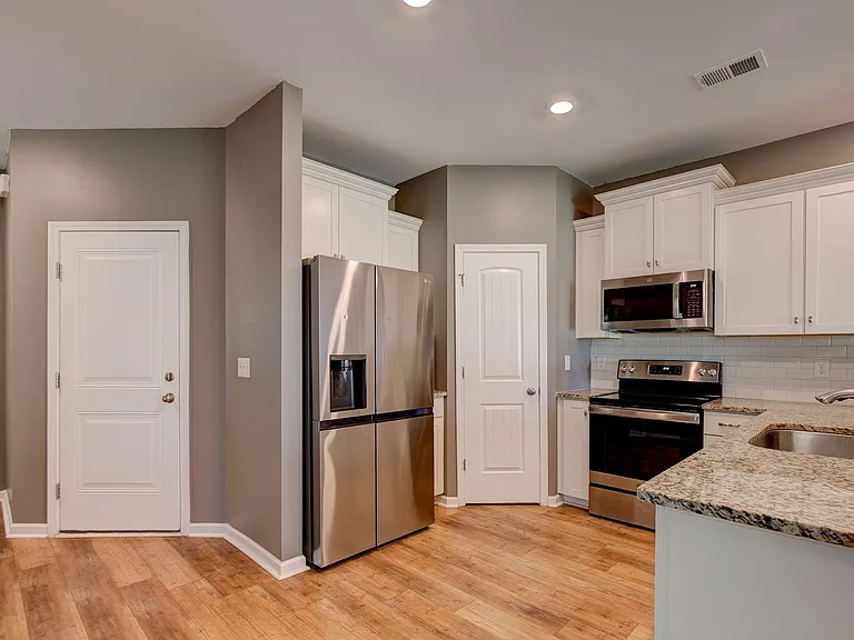 416 Sandfarm Trl — Photo 18