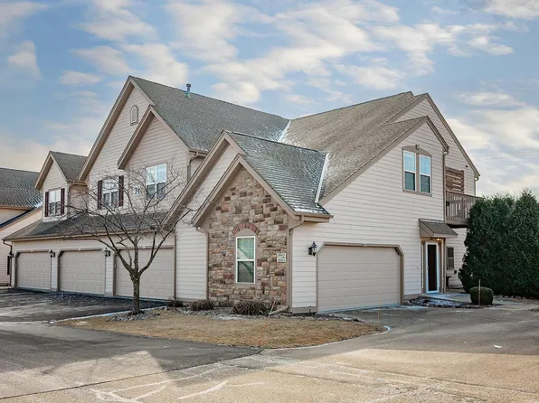 8661 South Roxbury WAY, Oak Creek, WI 53154