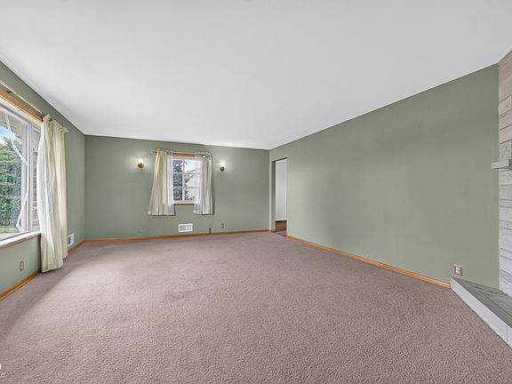 5th image of 50 Terrell Dr