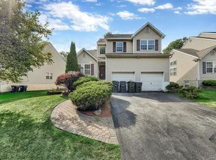 57 Ballard Pond Dr, Washingtonville, NY 10992