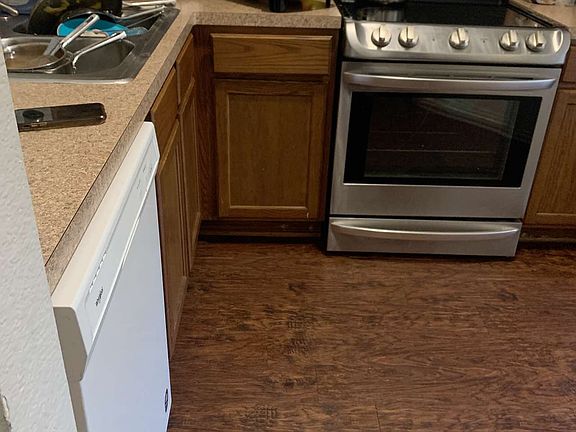 4th image of 2124 W East Roberts St #2124