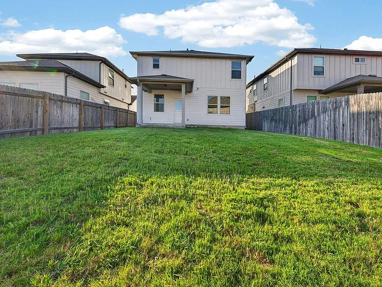 320 Rend Dr — Photo 29