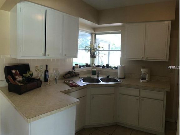 3rd image of 1552 Providence Blvd