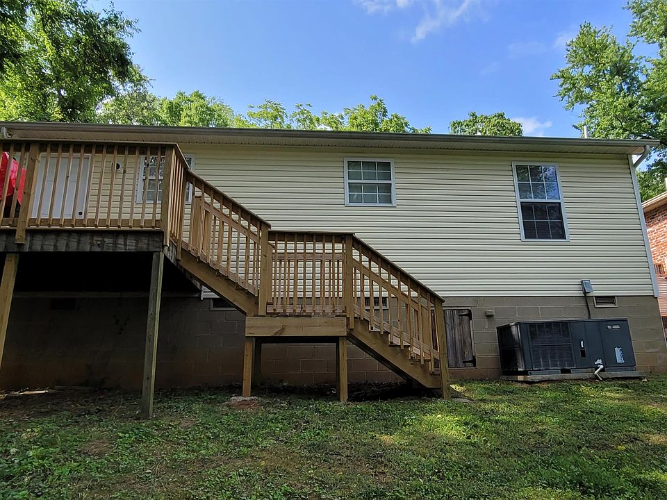 2nd image of 3818 Knott Ave #Avenue1