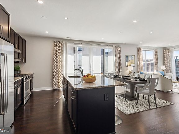 4th image of 600 S 24th St Unit 310