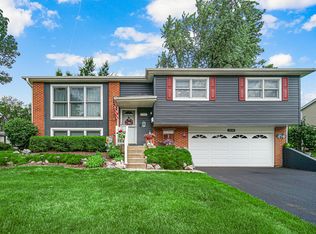 3136 Everglade Ave, Woodridge, IL 60517