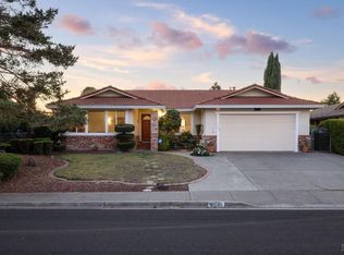 6061 Dolores Dr, Rohnert Park, CA 94928