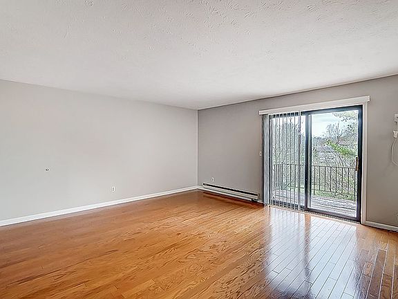 3rd image of 5491 Camelot Dr APT 11