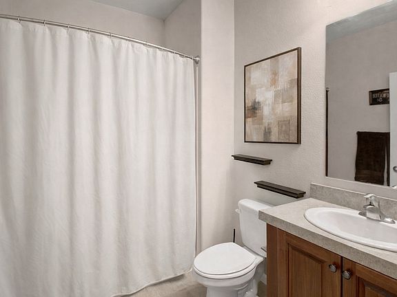 4th image of 1100 42nd St W #1104-101
