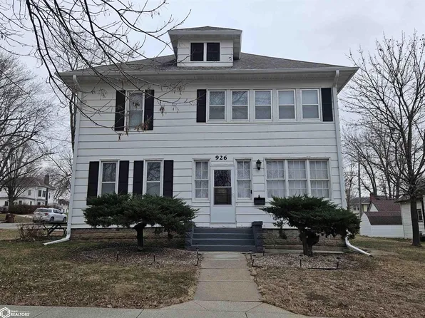 926 N West St, Carroll, IA 51401