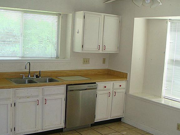 5th image of 5526 Stone Creek Dr