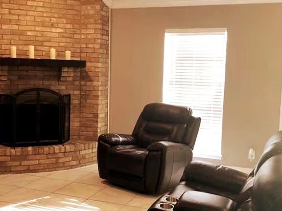 2nd image of 8609 Lynwood Ln