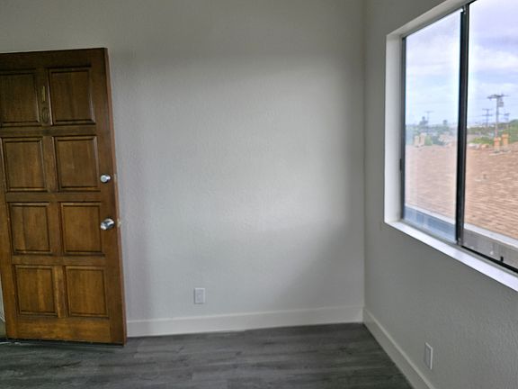 4th image of 4342 W 136th St #10