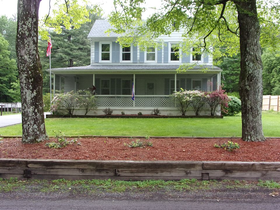 Front with screened in porch