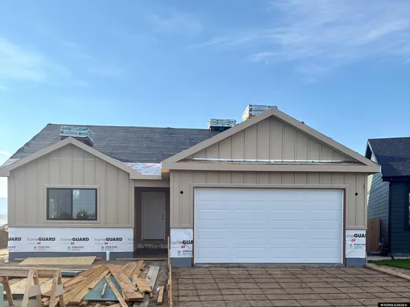 4548 Shale Cir, Mills, WY 82644