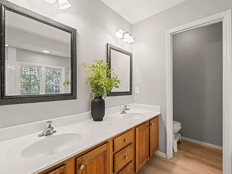 8100 Knebworth Ct — Photo 7