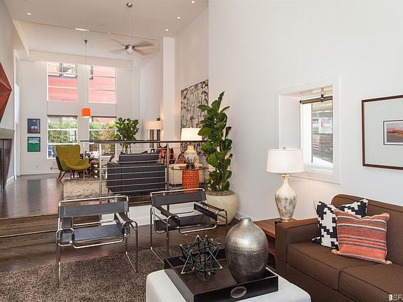 3rd image of 33 Clementina St APT 2