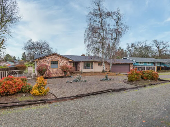 244 Swarthout Dr, Grants Pass, OR 97527