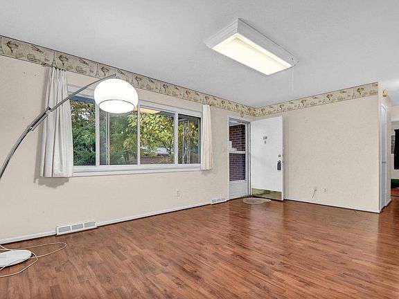 3rd image of 756 Stinchcomb Dr