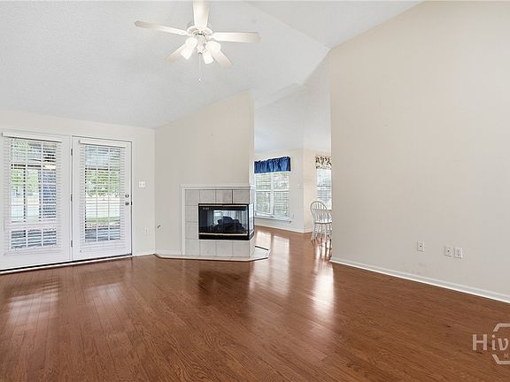 4th image of 136 Heritage Way