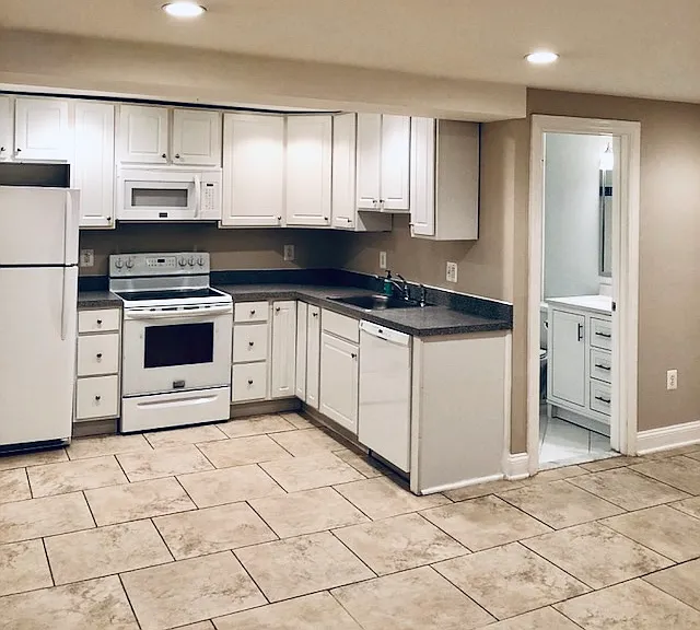 1362 Taylor St NW #B — Photo 3